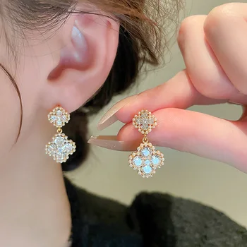 Francúzsky Temperament Zirkón Pearl Flower Petal Drop Náušnice pre Ženy, Luxusné Retro Ženské Šperky