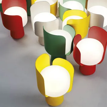 Blom stolná lampa Taliansko Dizajnér Rotujúce Lístkov Svetlo Nordic farebné čítanie Detí Obývacia izba Štúdia Dekor roztomilý stolná Lampa
