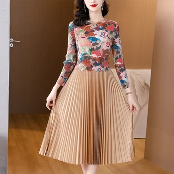 2023 Jeseň Nové Sanzhai Skladaný Vintage Kvetina Tlače Šaty Žien O-Elastické Krku Slim Voľné Veľké Kolená Dlhé Šaty Šaty
